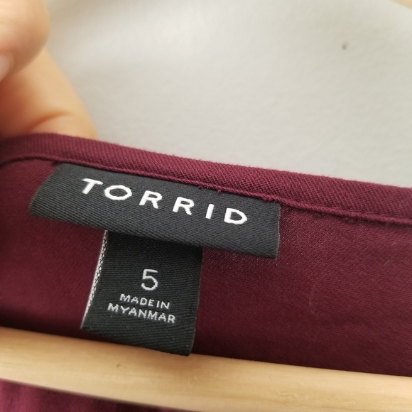 Torrid Maroon Burgundy Hook and Eye Bell Sleeve Top 5 - Picture 6 of 10